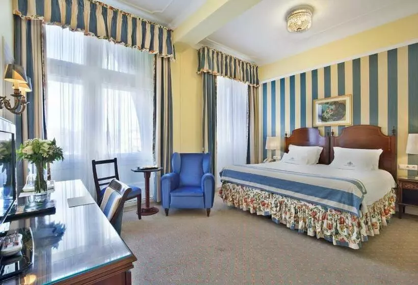Quarto superior, Avenida Palace