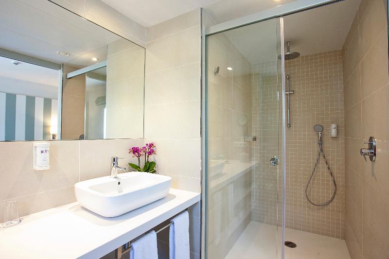 سوییت جونیور, Avenida Palace