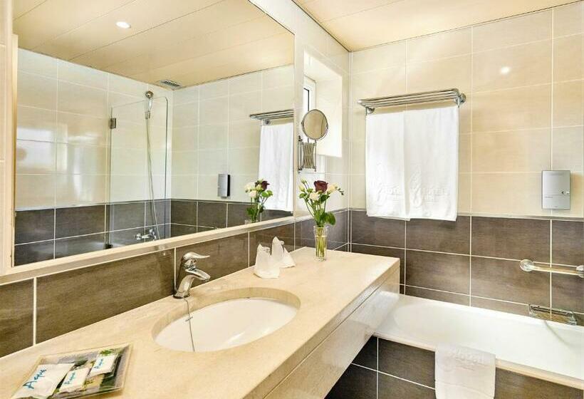 سوییت جونیور با چشمانداز دریا, Baia Cristal Beach & Spa Resort