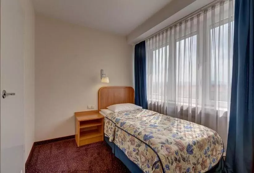 اتاق اکونومی یک تخته, Beskid
