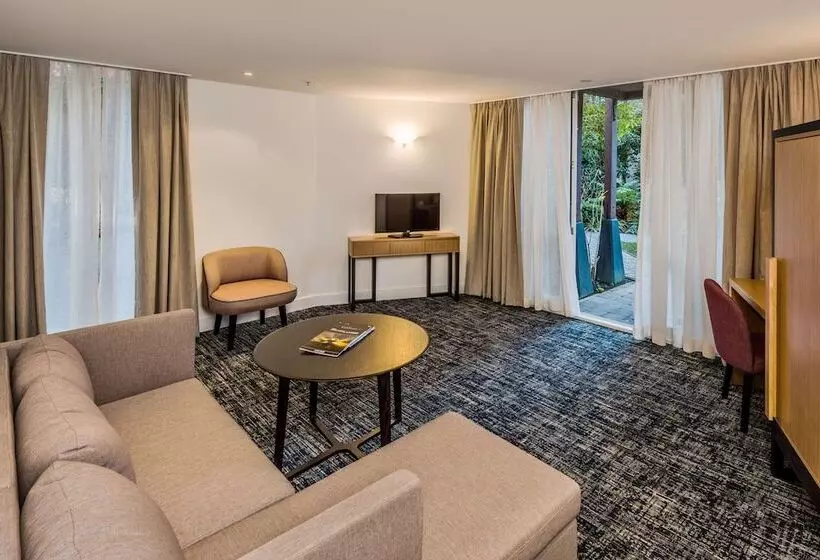 سوییت, Chateau On The Park  Christchurch, A Doubletree By Hilton