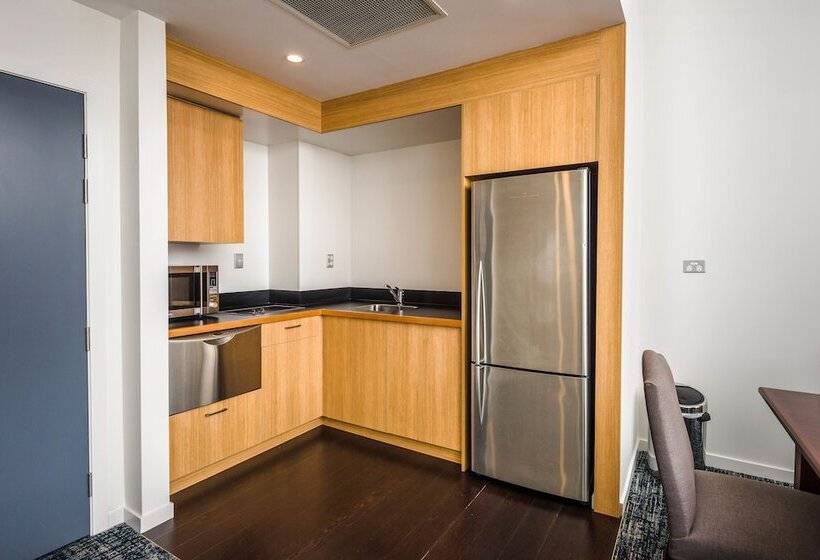 스위트, Chateau On The Park Christchurch, A Doubletree By Hilton