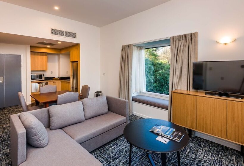 스위트, Chateau On The Park Christchurch, A Doubletree By Hilton