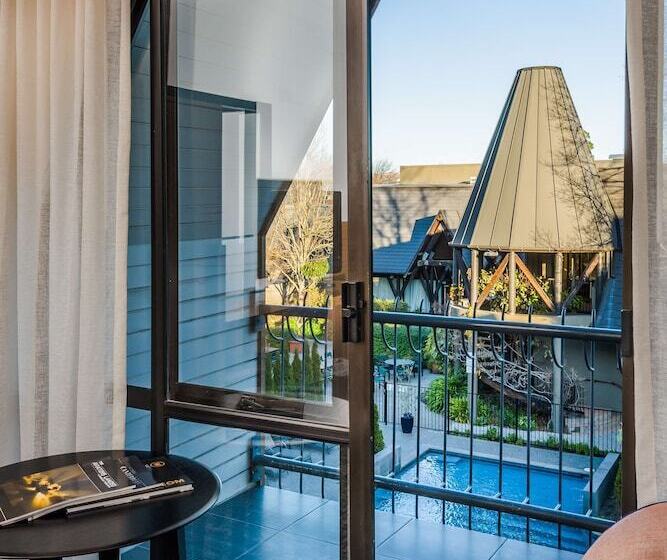 발코니 디럭스 룸, Chateau On The Park Christchurch, A Doubletree By Hilton