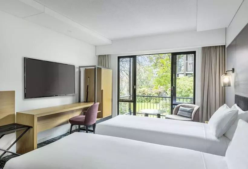 اتاق لوکس با بالکن, Chateau On The Park  Christchurch, A Doubletree By Hilton