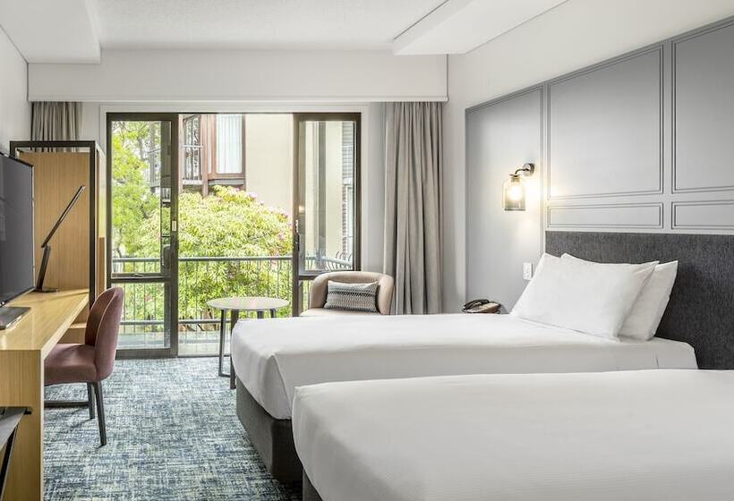 발코니 디럭스 룸, Chateau On The Park Christchurch, A Doubletree By Hilton