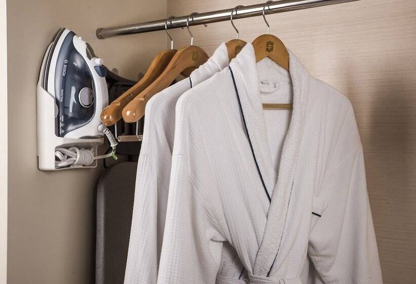 اتاق لوکس, Edsa Shangrila, Manila