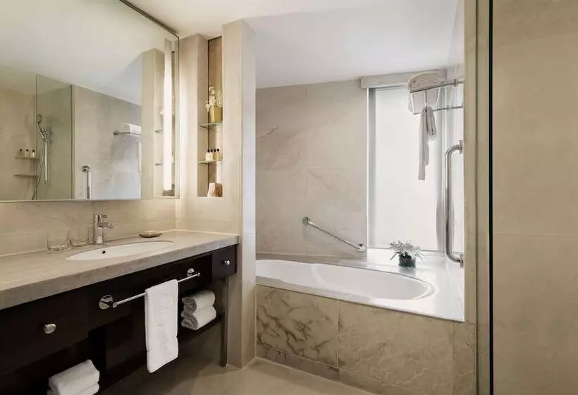 اتاق پرمیوم, Edsa Shangrila, Manila