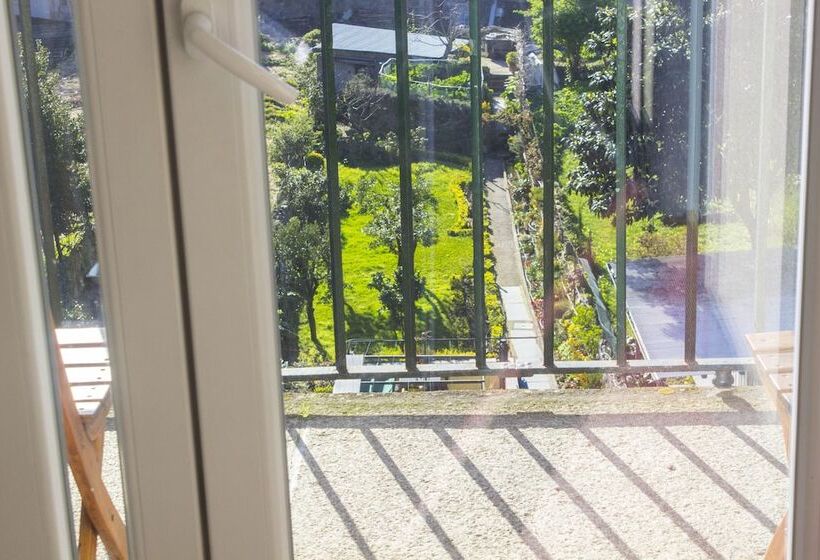 اتاق استاندارد سه تخته با چشمانداز باغ, Estoril Porto