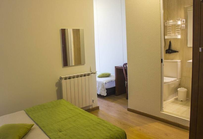 اتاق استاندارد سه تخته با چشمانداز باغ, Estoril Porto