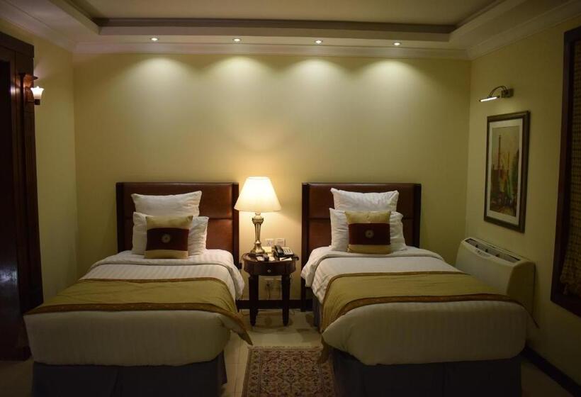 اتاق اجرایی, Faletti S Hotel Lahore
