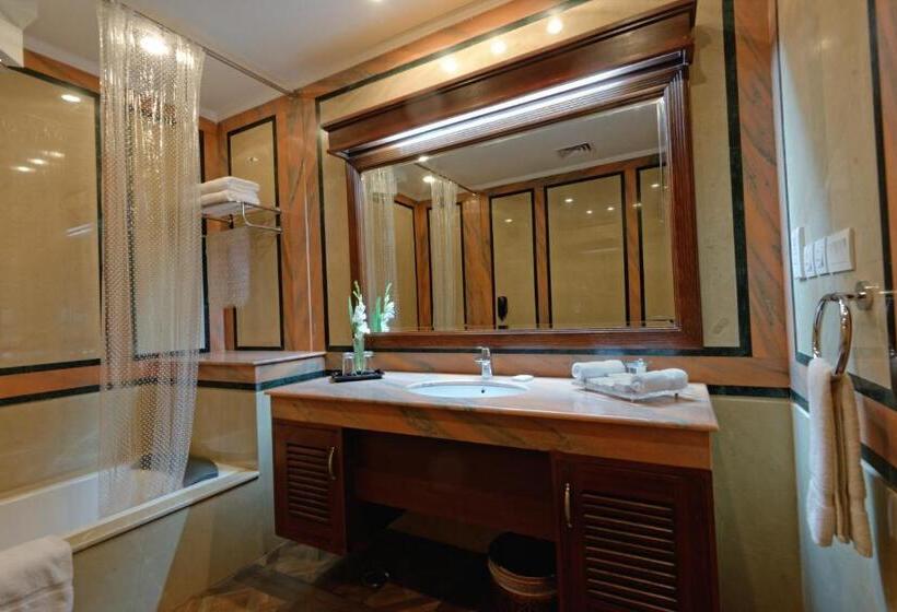 سوییت, Faletti S Hotel Lahore