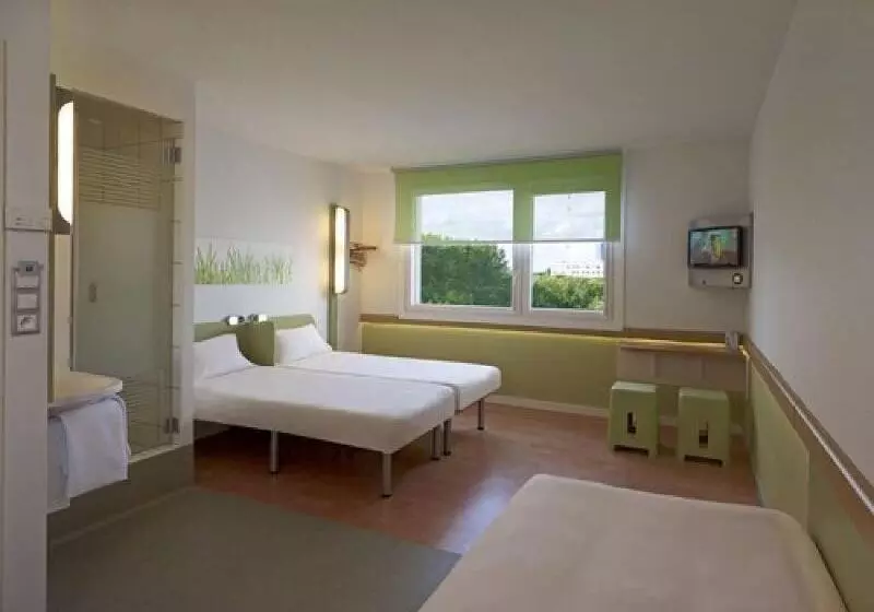 Standard Kolmen Hengen Huone, Ibis Budget Warszawa West Station