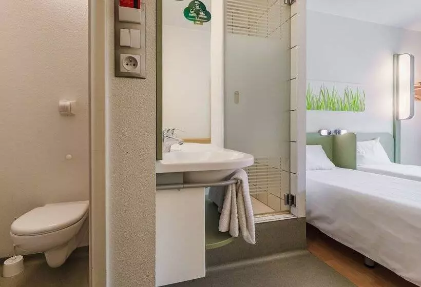 Standard Kolmen Hengen Huone, Ibis Budget Warszawa West Station