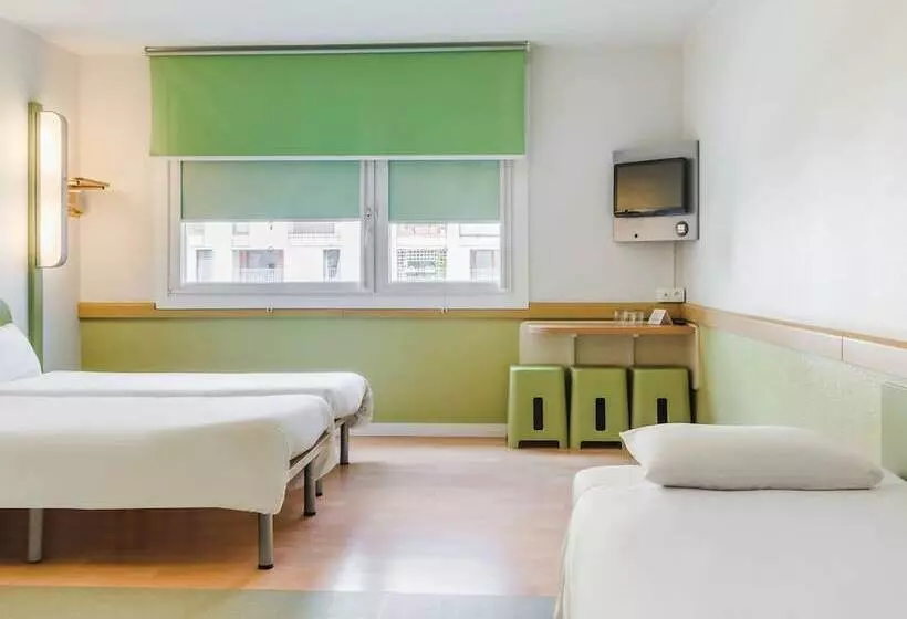 Standard Kolmen Hengen Huone, Ibis Budget Warszawa West Station
