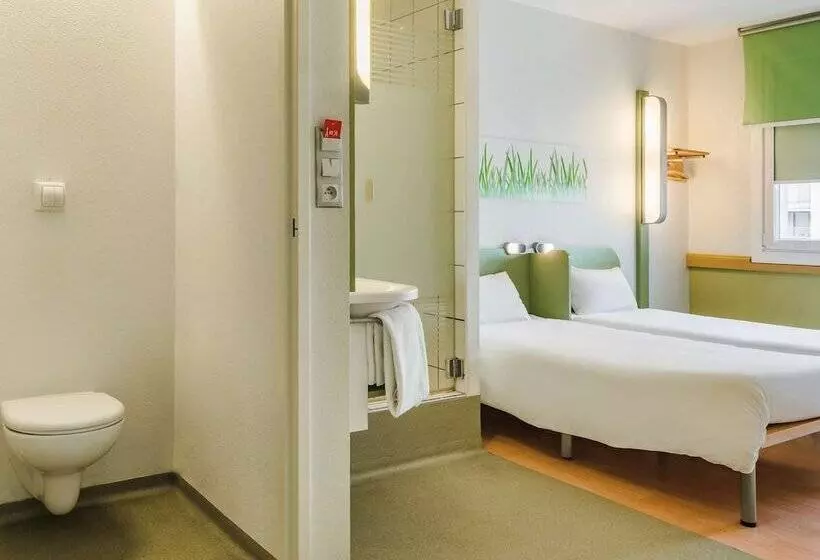 Standard Kolmen Hengen Huone, Ibis Budget Warszawa West Station