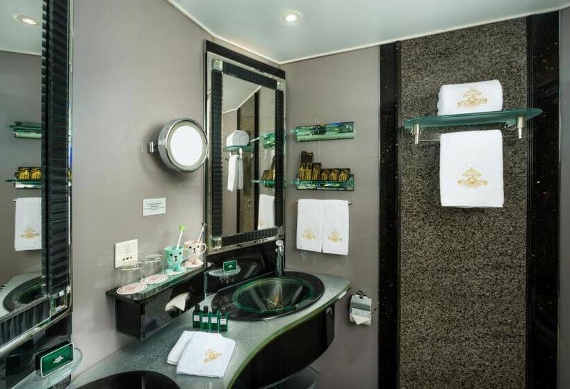 استودیو خانوادگی, Lisboa