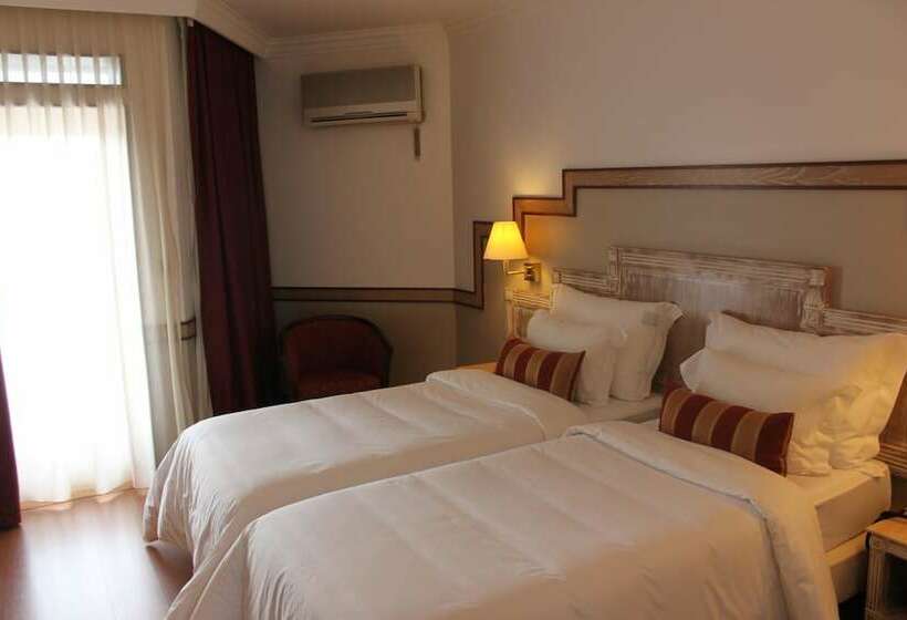 اتاق استاندارد با چشمانداز استخر, Suave Mar