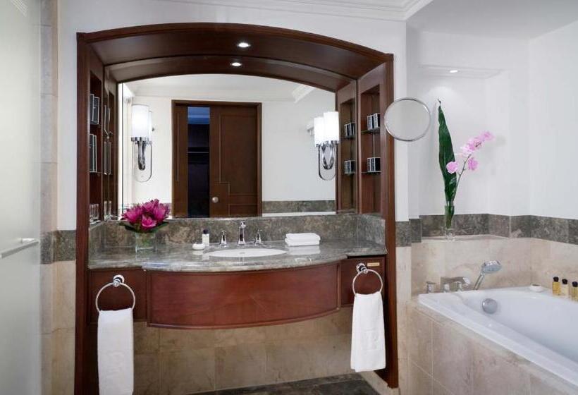 اتاق لوکس با تخت بزرگ, The Peninsula Manila