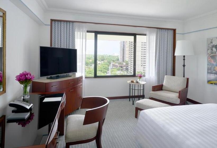 اتاق لوکس با تخت بزرگ, The Peninsula Manila