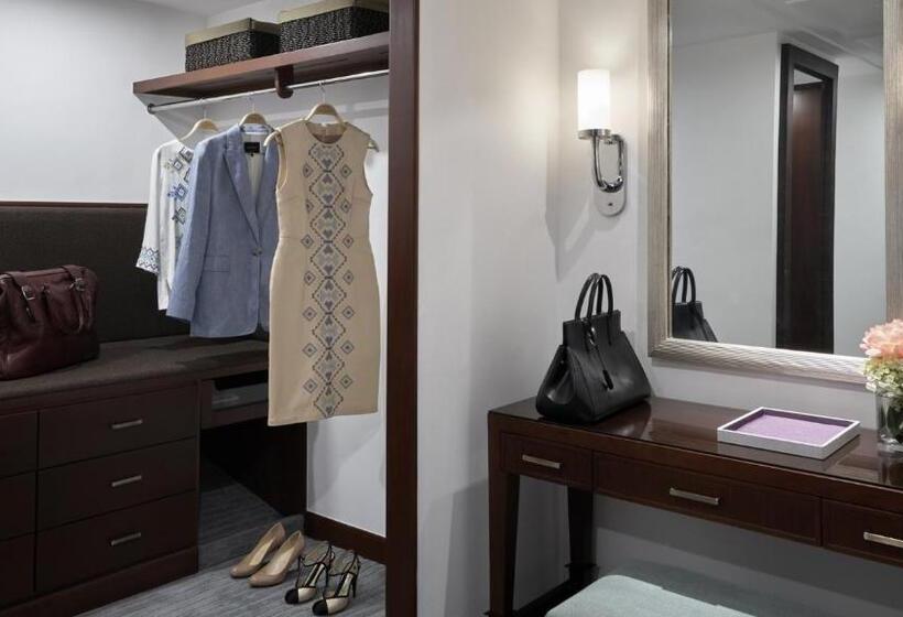 سوییت اجرایی, The Peninsula Manila