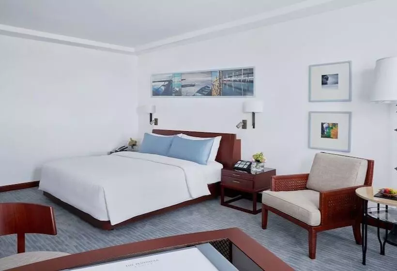 Deluxe-huone, The Peninsula Manila