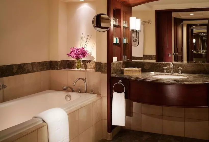 Premium-sviitti, The Peninsula Manila
