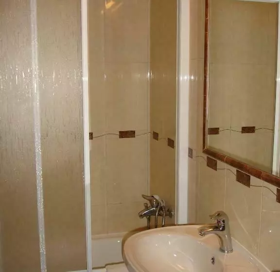 スタンダードルーム, Grande Pensao Residencial Alcobia