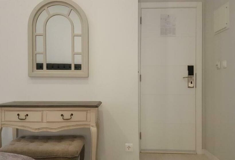 اتاق سوپریور با چشمانداز شهر, Grande Pensao Residencial Alcobia