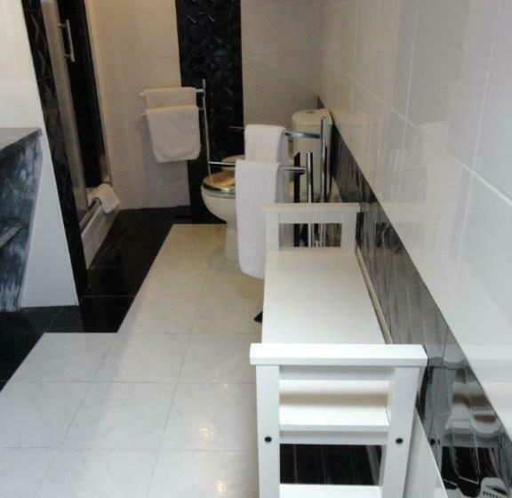 اتاق سوپریور با چشمانداز شهر, Grande Pensao Residencial Alcobia