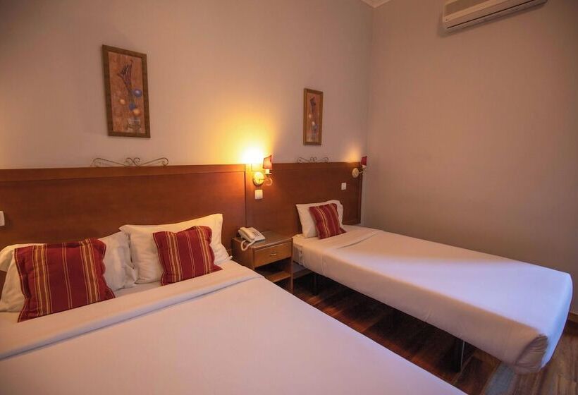 اتاق استاندارد سه نفره, Grande Pensao Residencial Alcobia