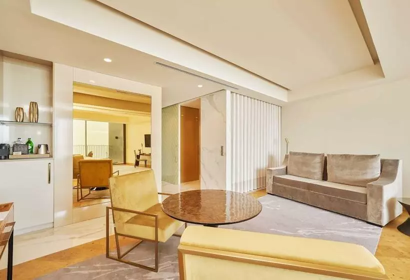 Juniorsviitti, Savoy Palace, The Leading Hotels of The World Savoy Signature
