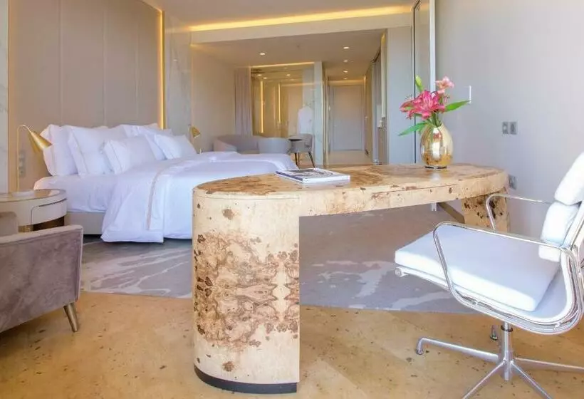 ガーデンビュースタンダードルーム, Savoy Palace, The Leading Hotels of The World Savoy Signature