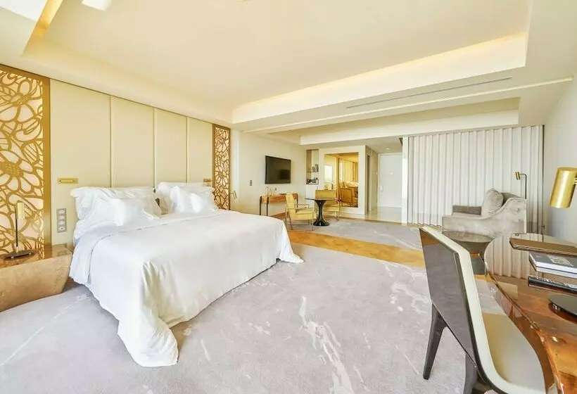 オーシャンビュースタンダードルーム, Savoy Palace, The Leading Hotels of The World Savoy Signature
