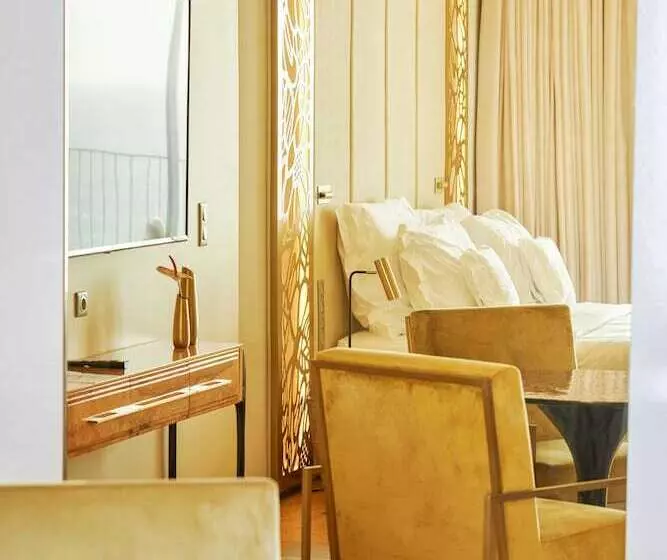 オーシャンビュースタンダードルーム, Savoy Palace, The Leading Hotels of The World Savoy Signature