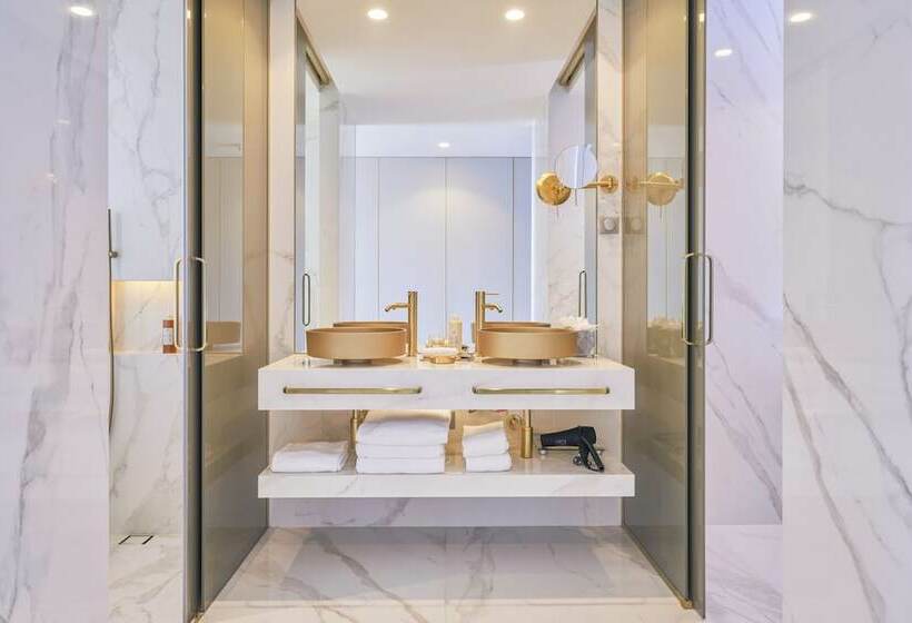 Номер Стандарт Вид на Море, Savoy Palace, The Leading Hotels of The World Savoy Signature