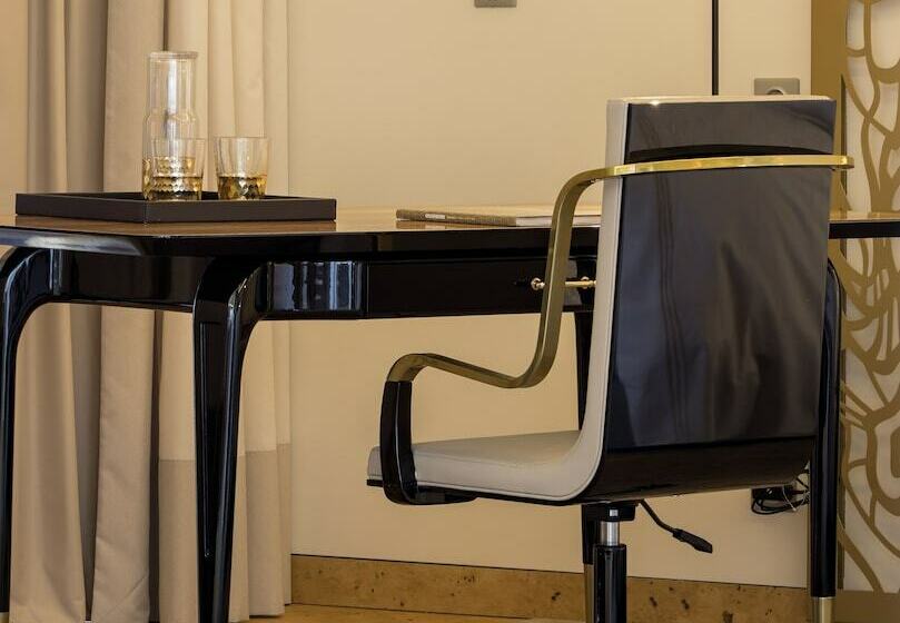 Номер Стандарт Вид на Море, Savoy Palace, The Leading Hotels of The World Savoy Signature