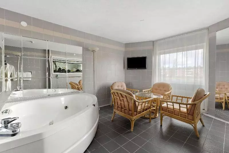 スイート, Best Western Hotel Scheele