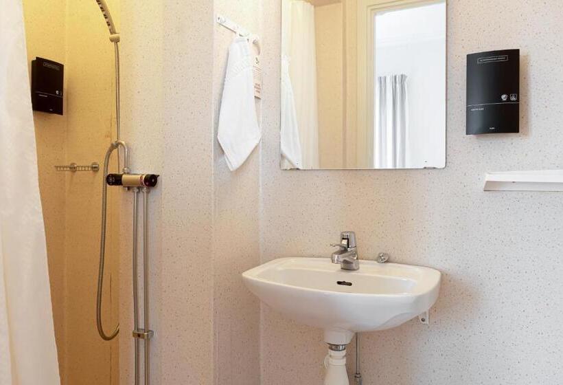 חדר בסיסי, Bishops Arms Strangnas