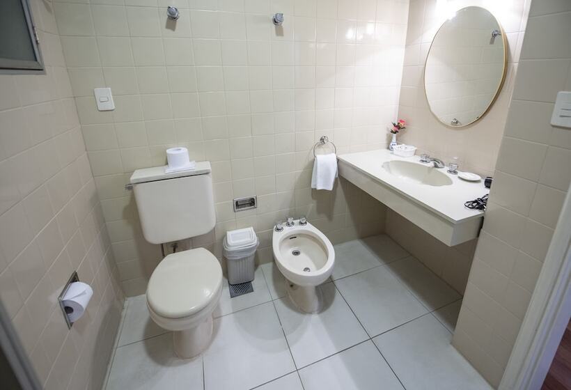 اتاق استاندارد, Cecilia