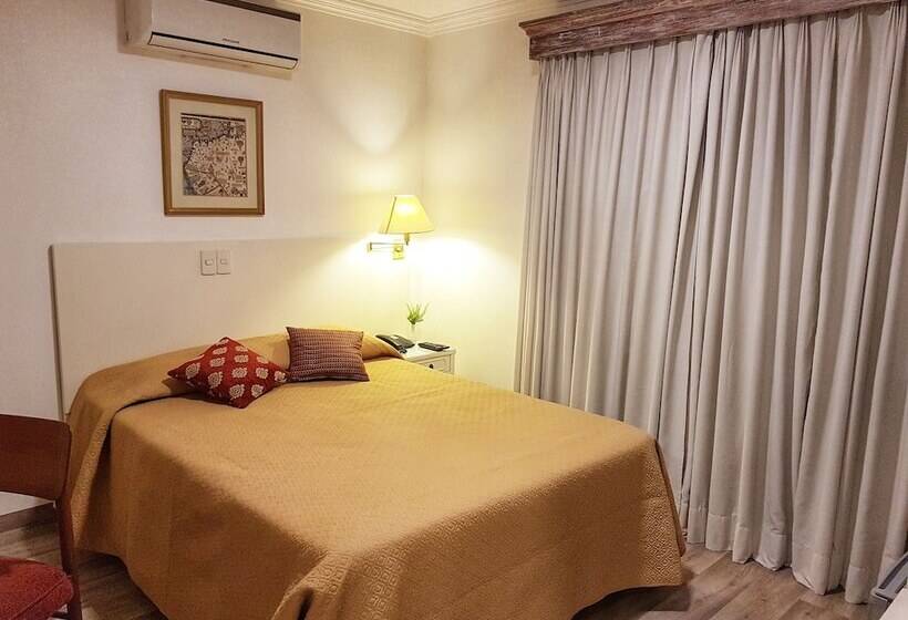 اتاق استاندارد, Cecilia