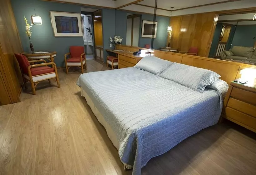 Executive Suite, Cecilia