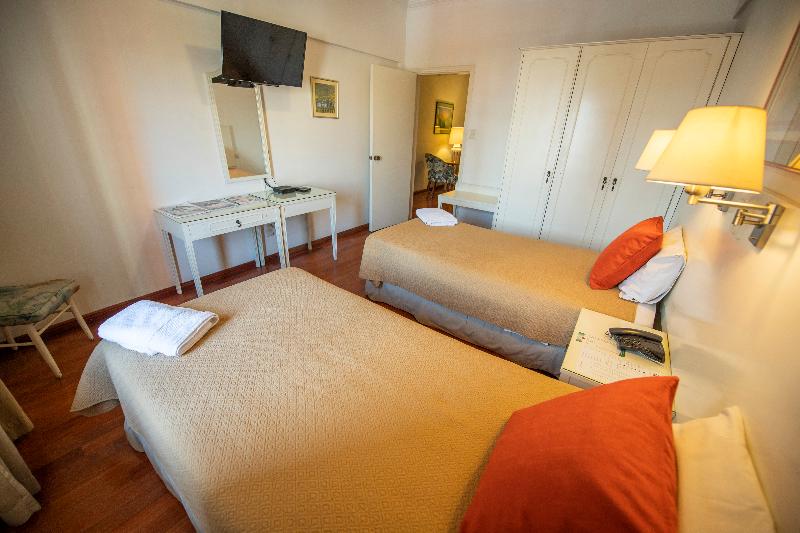 اتاق خانوادگی, Cecilia