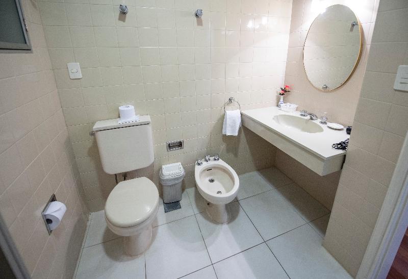 اتاق خانوادگی, Cecilia