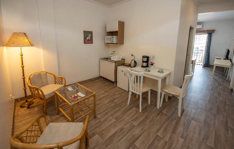 اتاق استاندارد, Cecilia