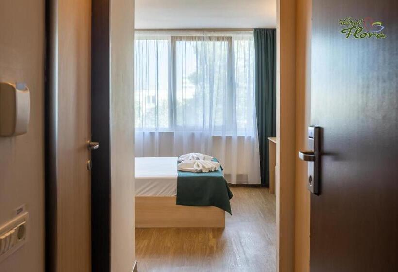 수피리어 룸, Flora