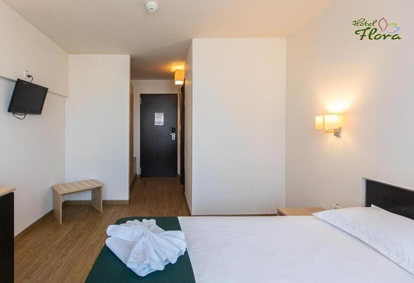 수피리어 룸, Flora