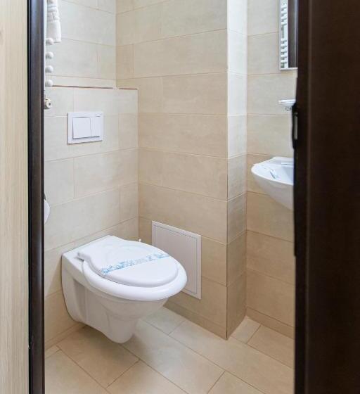 수피리어 룸, Flora