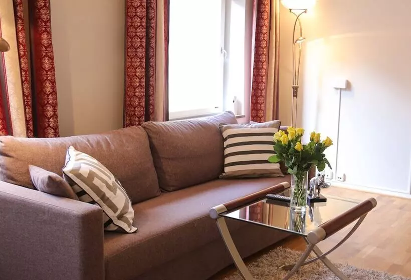 Familienzimmer, Kärnan