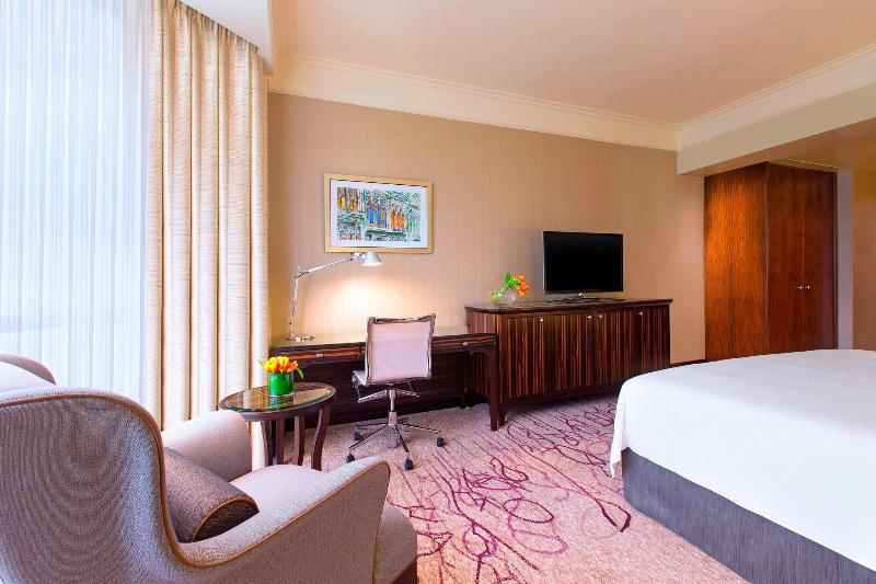Executive Room, Sheraton Towers Singapore